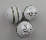 White Leather Cricket Ball Junior Training & Match Hand Stitched 92 Sports - Image 2